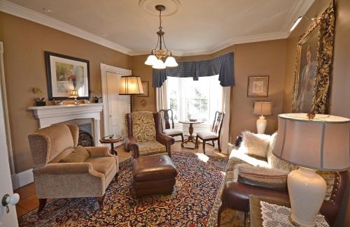 Elmsdale Bed & Breakfast | Briarwood Bed & Breakfast