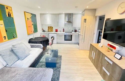 Hackney Downs Apartment | Brick lane modern Penthouse with city view