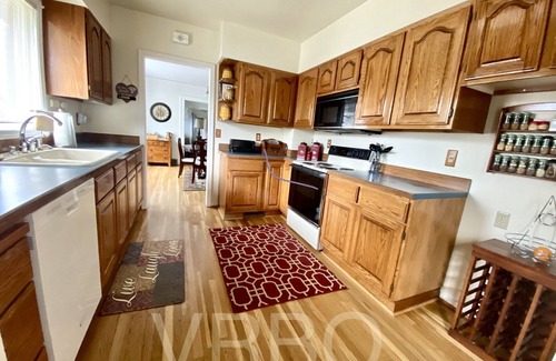 University District House | Brick University home just 2 blocks from the University!