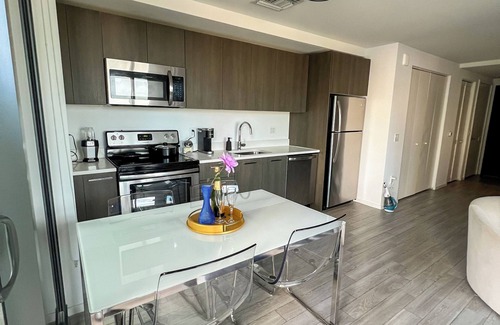 Downtown Miami Apartment | Brickell Luxe Studio - City Views, Pool, Gym, Walk to Bayside & Nightlife