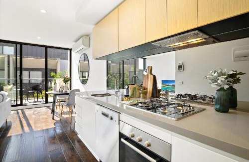 Flemington Apartment | Bright 1BR Apartment Near Maribyrnong River