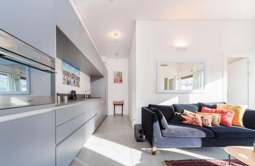 Old North Apartment | Bright 1BR Apartment w Balcony 10 min Walk from Beach with Mamad by Sea N' Rent