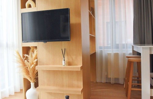 Kagithane Apartment | Bright 1BR Apt: Perfect Blend of Comfort & Style.
