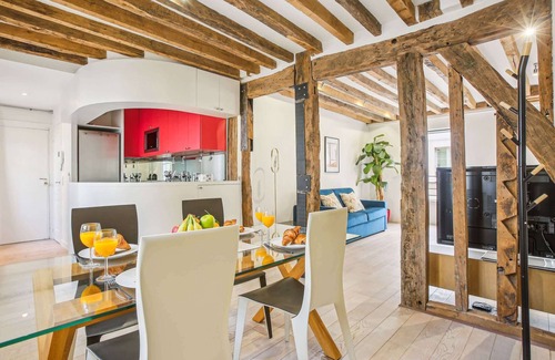 Les Halles Apartment | Bright 1BR in the Heart of Paris - Sleeps 4