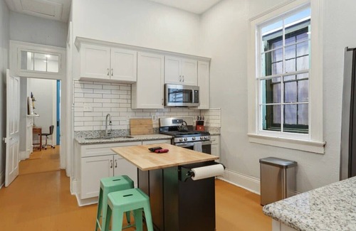 Algiers Point House | Bright 2 BD Algiers Point Home Steps to NOLA Ferry