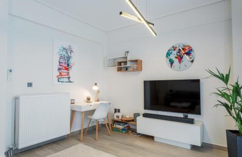 Aigaleo Apartment | Bright 2 Bedroom Apartment Helios by Philoxenia