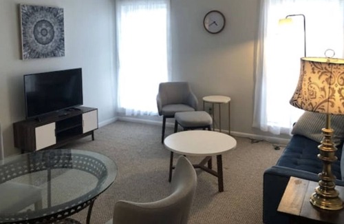 Saugerties Apartment | Bright 2 Bedroom in the Village! Views!