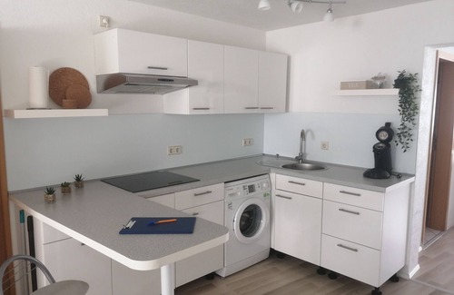 Lahr Apartment | Bright 2 room apartment 25min to Europapark