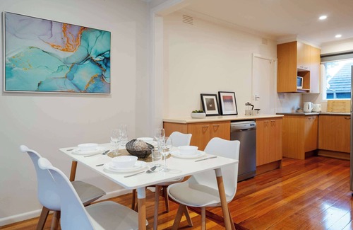 Hampton Apartment | Bright 2B Hampton Coastal Getaway Steps From Beach