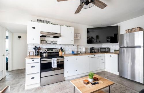 Rincon Heights Apartment | Bright 2BR Oasis Desert Charm and BBQ Nights