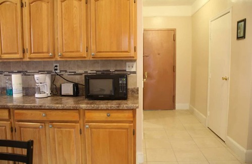East Flatbush House | Bright 3-bedroom apartment in beautiful Brooklyn