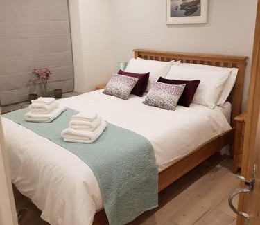 Treorchy Apartment | Bright & Airy Pet-Friendly 3BR Home w/Garden