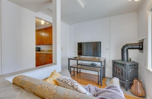 Pinehurst House | Bright and Airy Seattle Abode Less Than 9 Mi to Space Needle