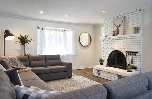 Wellington House | Bright and breezy cottage in the Village of Wellington - Long-Stay Rental