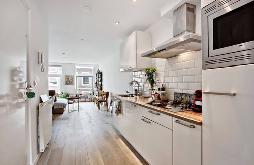 Oude Pijp Apartment | Bright and Charming Apartment in Amsterdam’s Lively De Pijp District