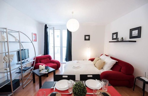 Angyalfold Apartment | Bright and homey AC apartment near the center