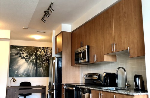 Thornhill Condo | Bright and Spacious 1+1nCaptivating Sunset Vistas! Fully Equipped, Prime Condo!