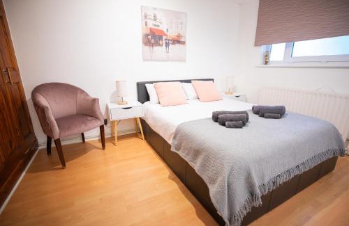 St. Mary's Park Apartment | Bright and Spacious One Bedroom Apartment, Free Parking