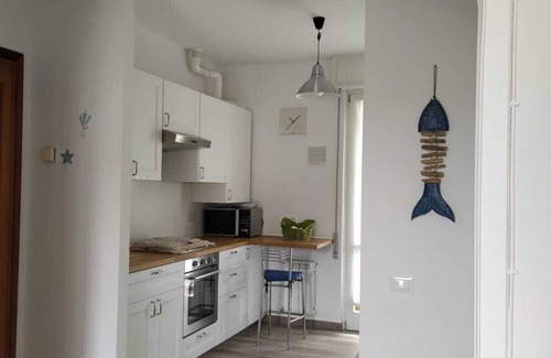 Cinquale House | Bright apartment a few steps from the sea