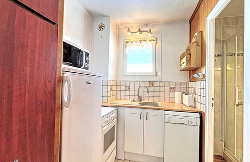 La Toussuire Apartment | Bright Apartment · Ski-In/Ski-Out · Central Location