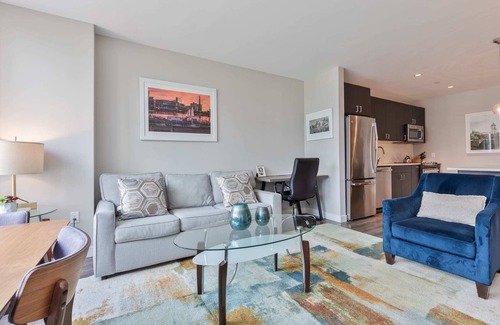 Seaport District Apartment | Bright Apt Downtown with Gym