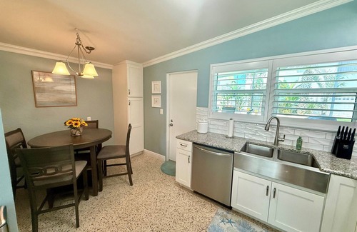 Ocean View Halifax Estates House | Bright Beach Bungalow – 1 Block to Dahlia Park Beach Access