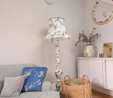Cliftonville House | Bright Beachside Hideaway