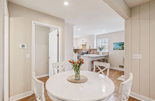 Ferrysburg House | Bright & Beautiful - Family-Friendly, Newly Renovated, Steps to the Shore!