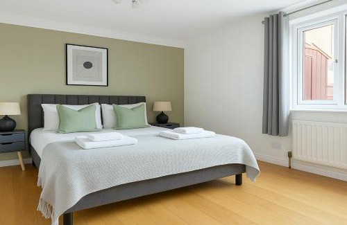 Camberwell Apartment | Bright Flat in Camberwell