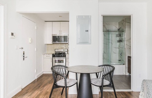 Gramercy Apartment | Bright Gramercy Park 1BR, Furnished w/Air Conditioning, by Blueground