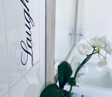 Southfields House | Bright loft room near Wimbledon tennis