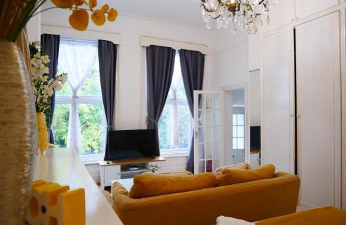Springfield Apartment | Bright London Garden Studio!