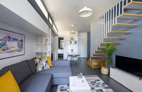 Taksim Hotel | Bright Modern Design New Duplex Loft Patio! #145