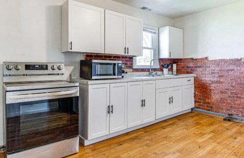 Muncie House | Bright Muncie Home with Yard about 2 Mi to Downtown!