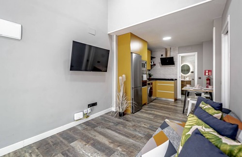 Bellas Vistas House | Bright near 4 Caminos - REINA VICTORIA Apartment