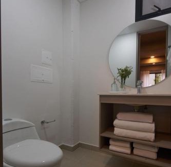 Financial District Apartment | Bright & Peaceful Loft in Top Area