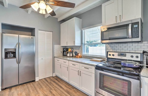 Pinellas Park House | Bright Pinellas Park Getaway w/Private Pool!