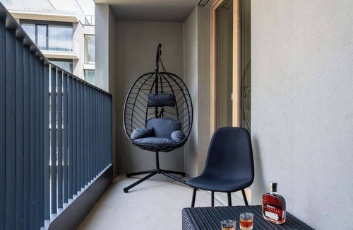 Smichov Apartment | Bright Royal Elegance
