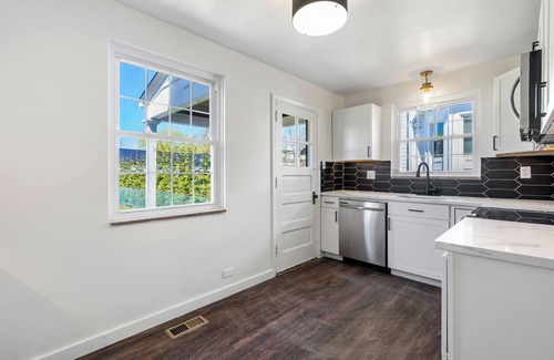 Sewickley House | Bright Sewickley Village House, 2BR + Office & Living Room Futon, Walk to Shops