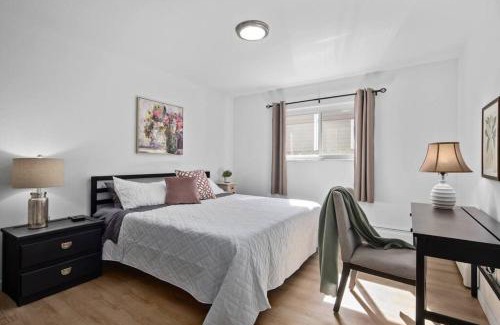 Mount Clemens Apartment | Bright & Spacious 2 Bedroom, Quiet