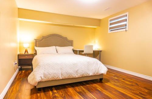 Newtonbrook Apartment | Bright & Spacious 2BR & Parking Near TTC & Shops