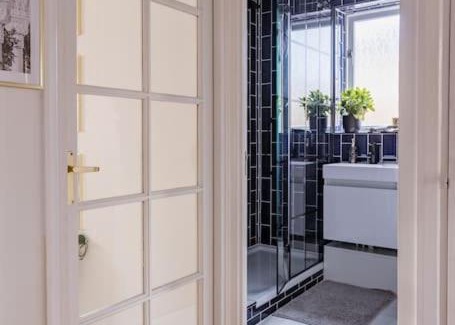 Island Gardens Apartment | Bright &Spacious One Bedroom Flat off Canary Wharf