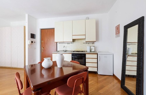 Villapizzone Apartment | Bright studio apartment with balcony and garage included