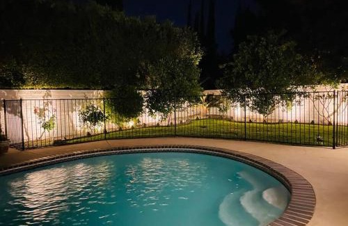 Canoga Park House | Bright, Stylish 4BD Modern House with Private Pool