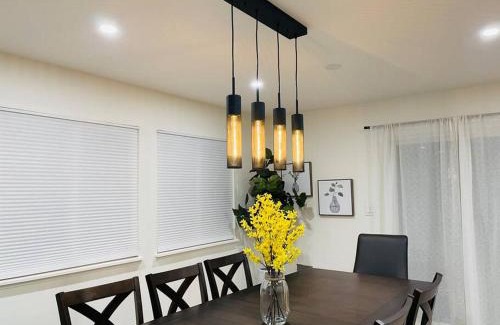 Canoga Park House | Bright, Stylish 4BD Modern House with Private Pool