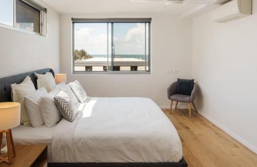Kings Beach Apartment | Bright Stylish Kings Beach Apartment