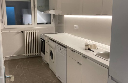 Novi Beograd Apartment | Bright & Sunny 80m² New Belgrade Retreat with Terrace