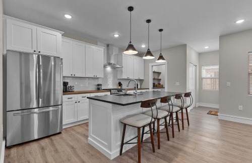 The Gate House | Bright Urban Comfort | JZ Vacation Rentals