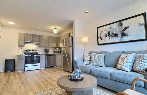 Crestline Heights Apartment | Bright & Vibrant Escape Near Downtown Hotspots