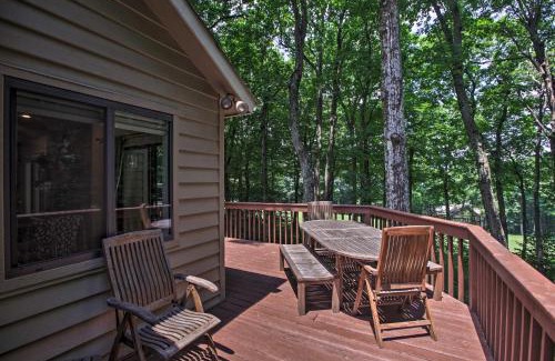 Chestnut Springs House | Bright Wintergreen Resort Home Deck and Grill!